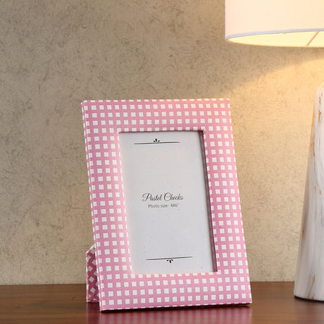 Nilkamal Checkered Table Photo Frame (Pink, 4 x 6 Inch)