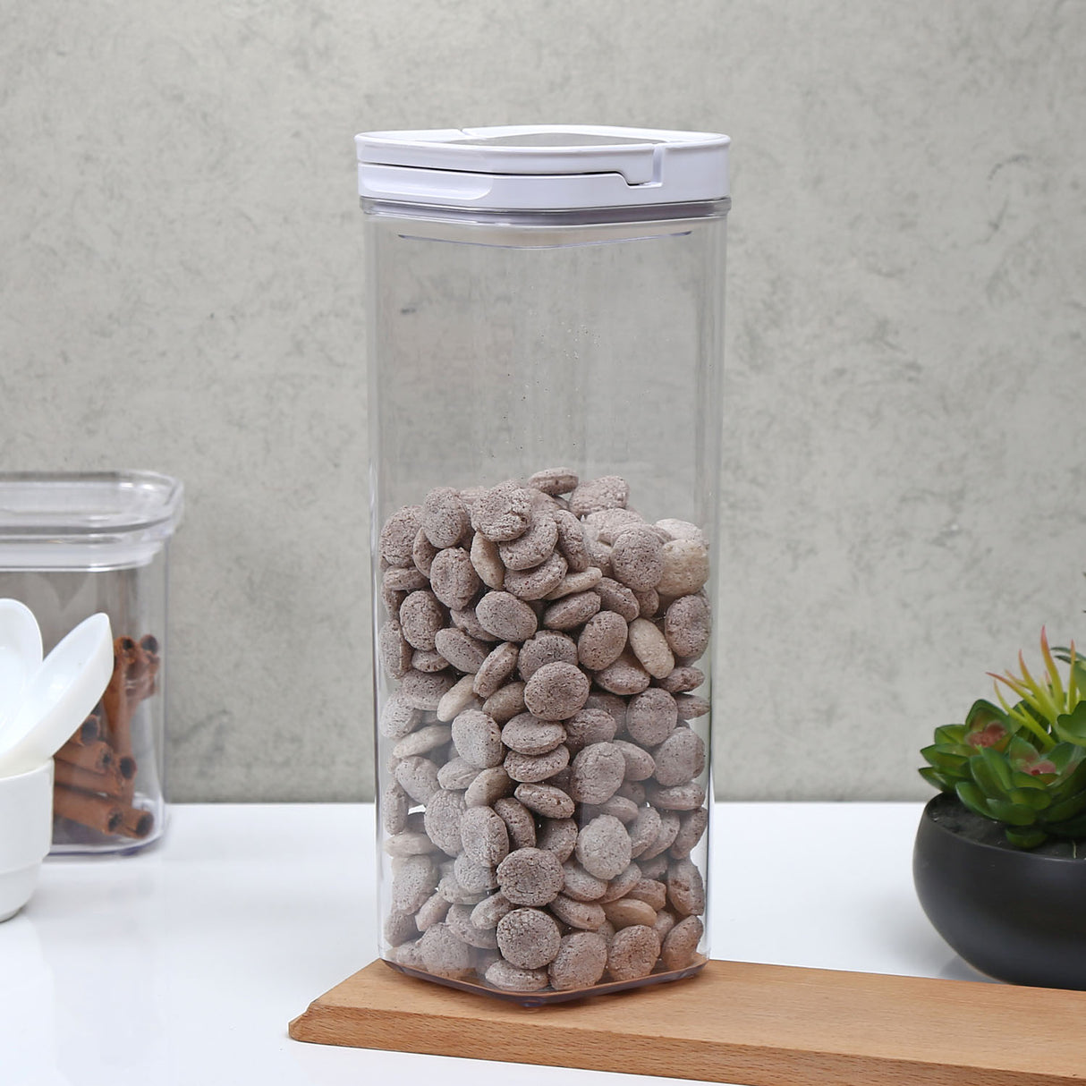 Nilkamal Square Shape 2300 Ml Fliplock Canister Transparent