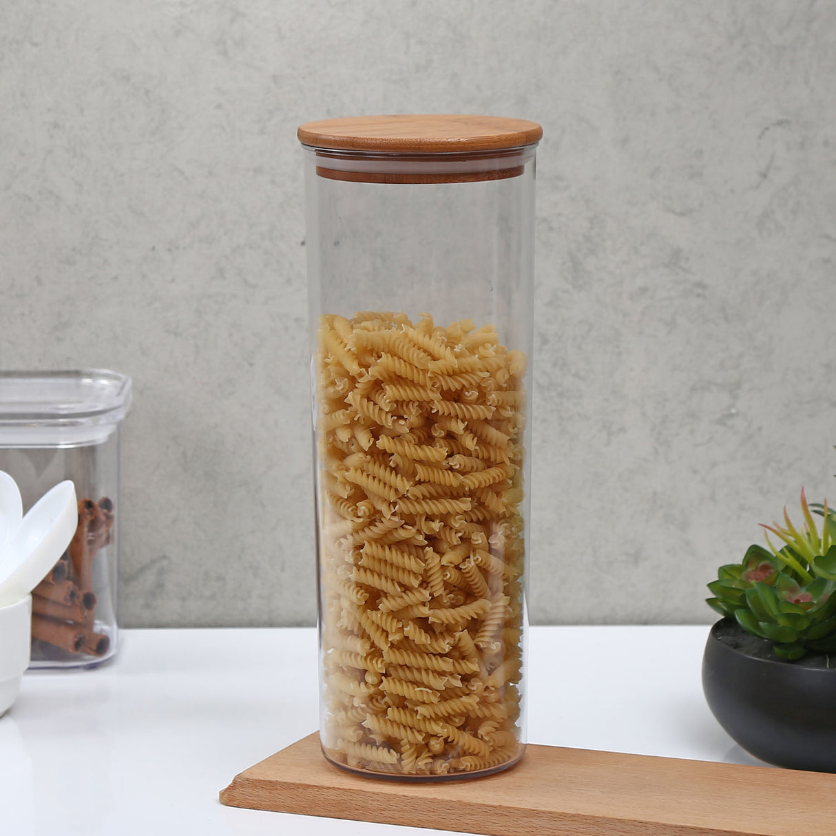 Nilkamal Round Shape 1800 Ml Canister With Bamboo Lid Transparent