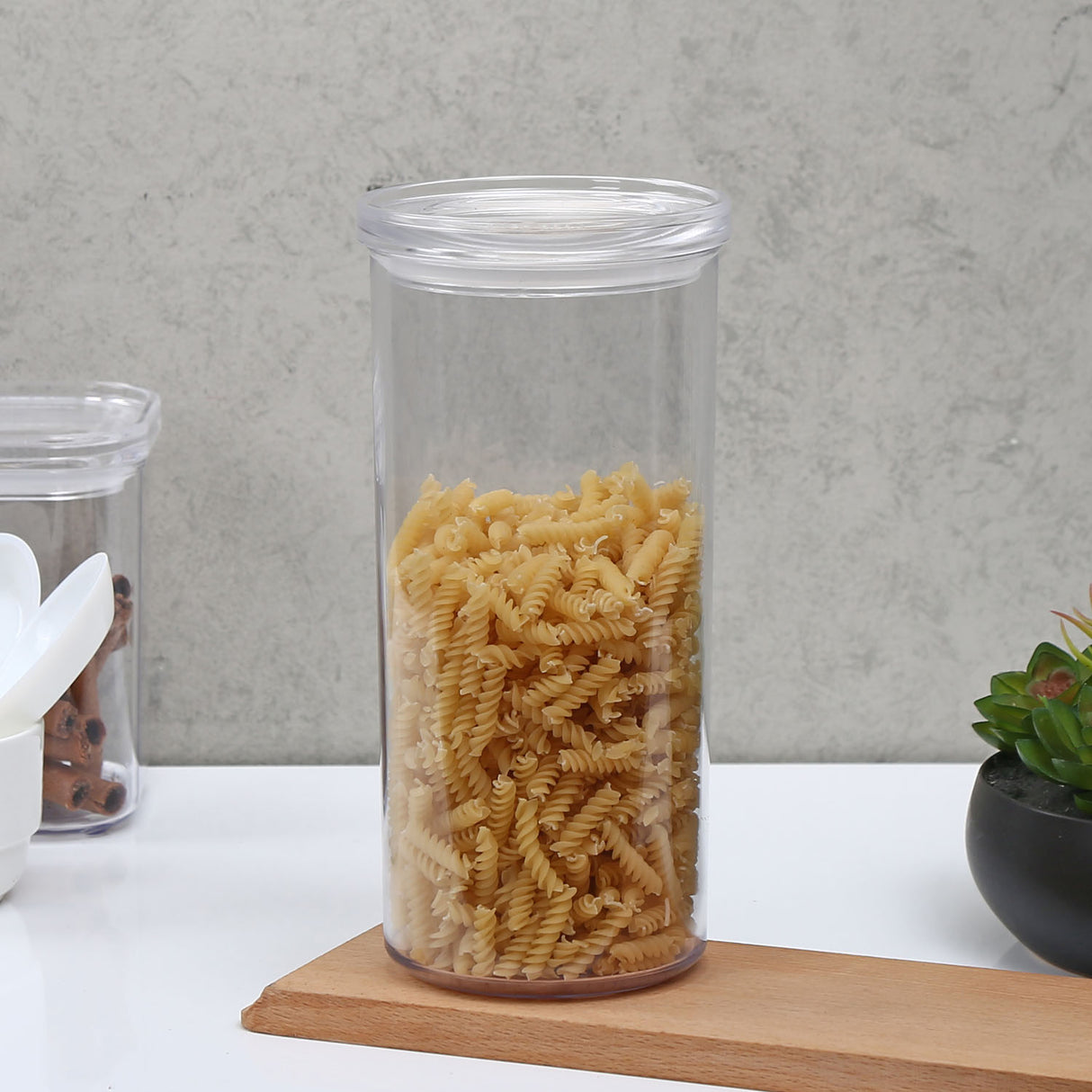 Nilkamal Round Shape 1350 Ml Canister Transparent