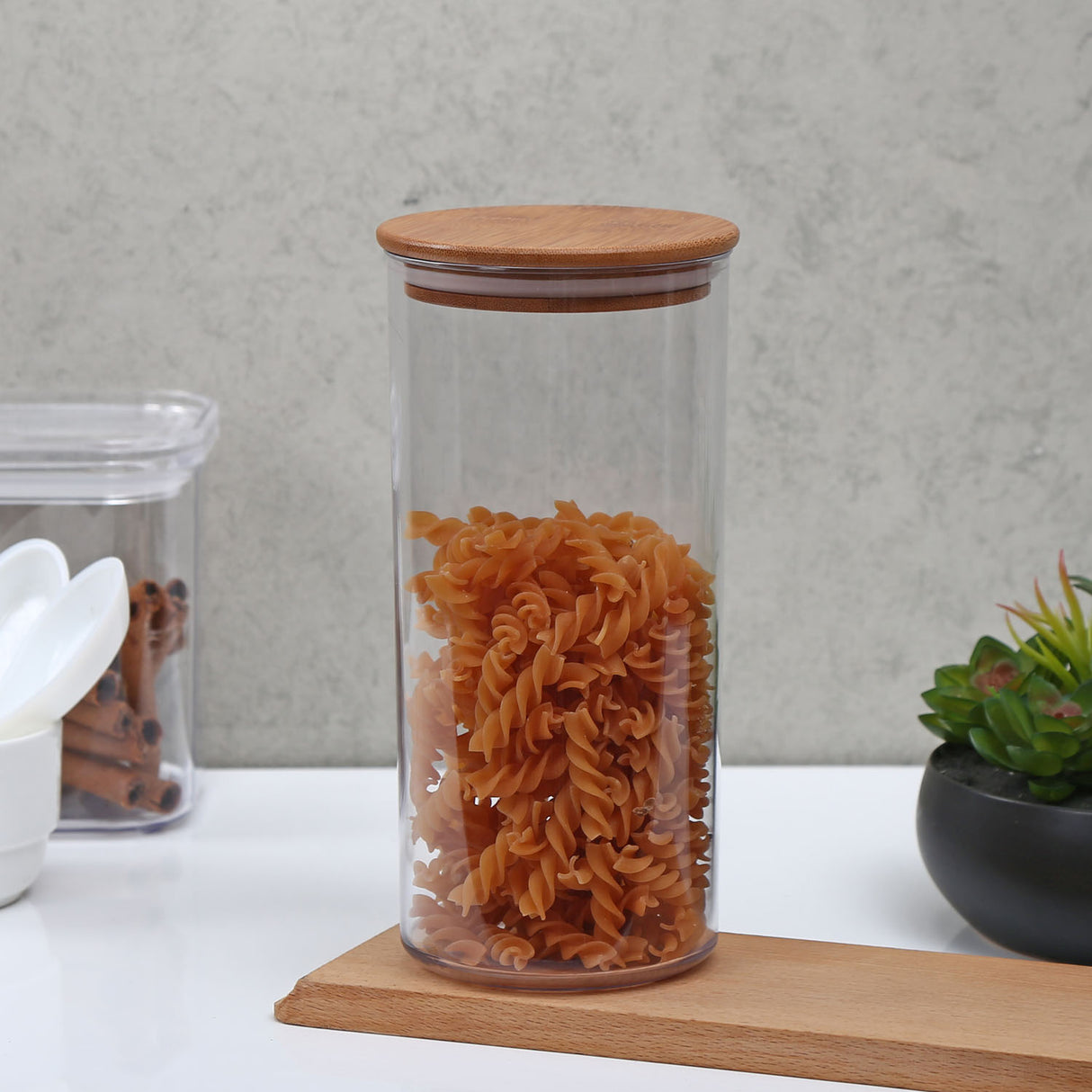 Nilkamal Round Shape 1350 Ml Canister With Bamboo Lid Transparent