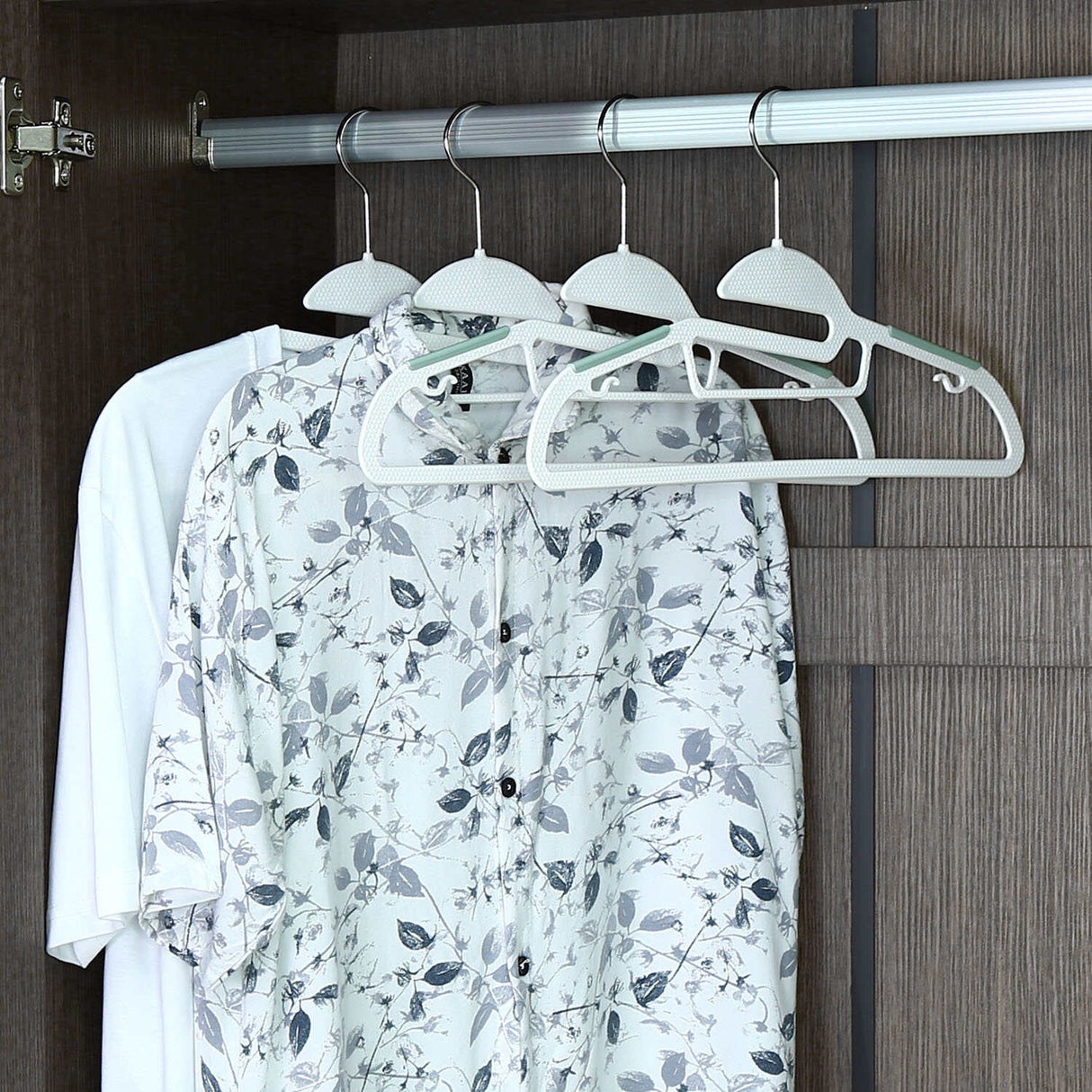 Nilkamal Plastic Cloth Hanger Set Of 10 (Mint Blue)