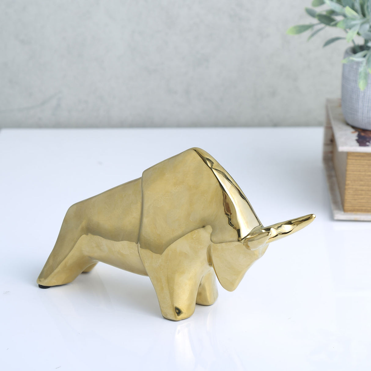 Nilkamal Defensive Bull Ceramic Decorative Showpiece (Gold)