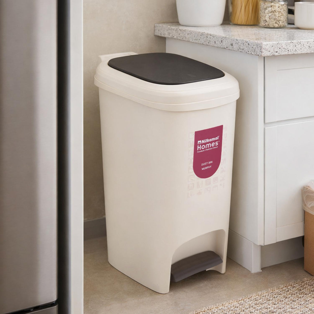 Pedal Press 10 L Polypropylene Dustbin- Beige