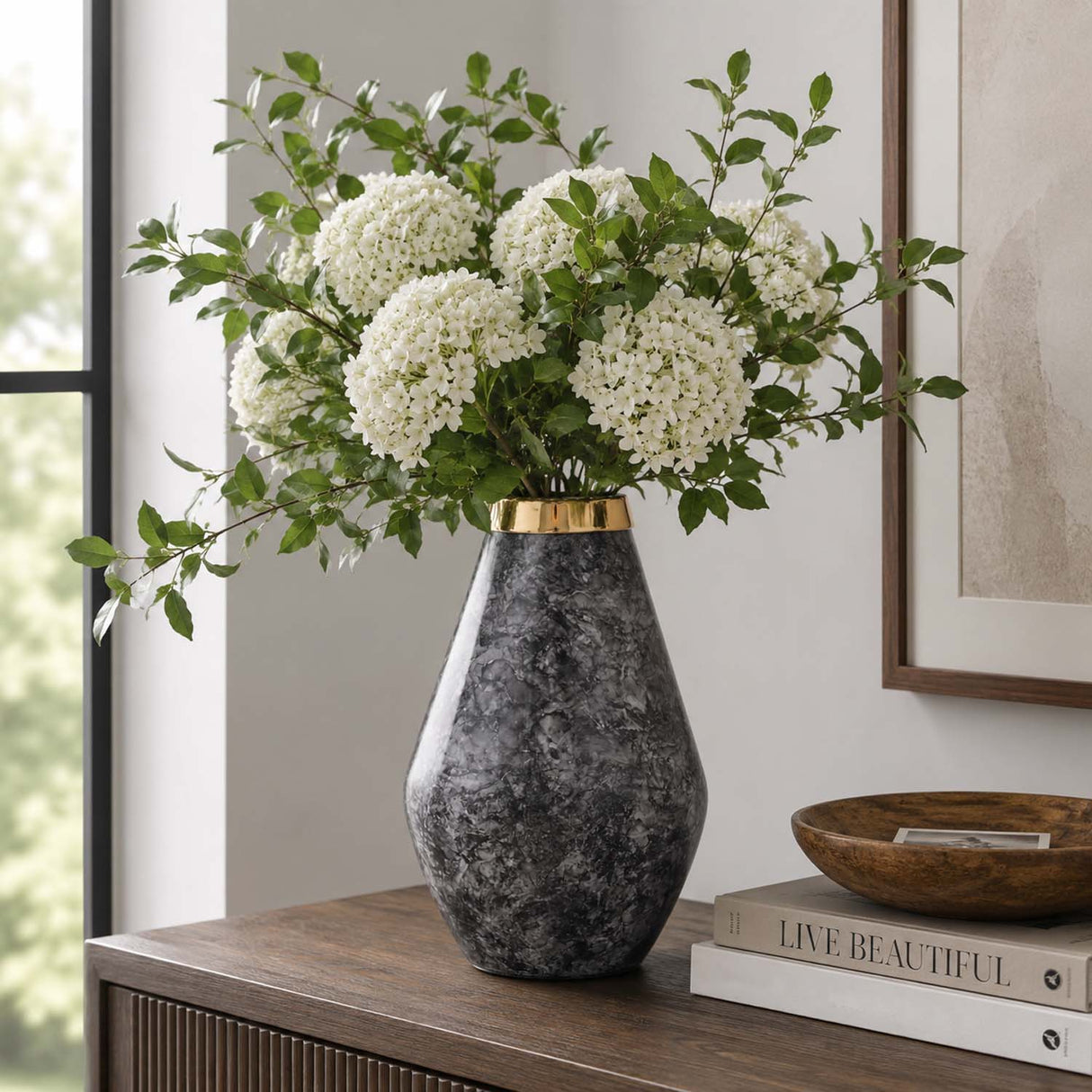 Bulb Shaped Metal Vase- Black & Gold