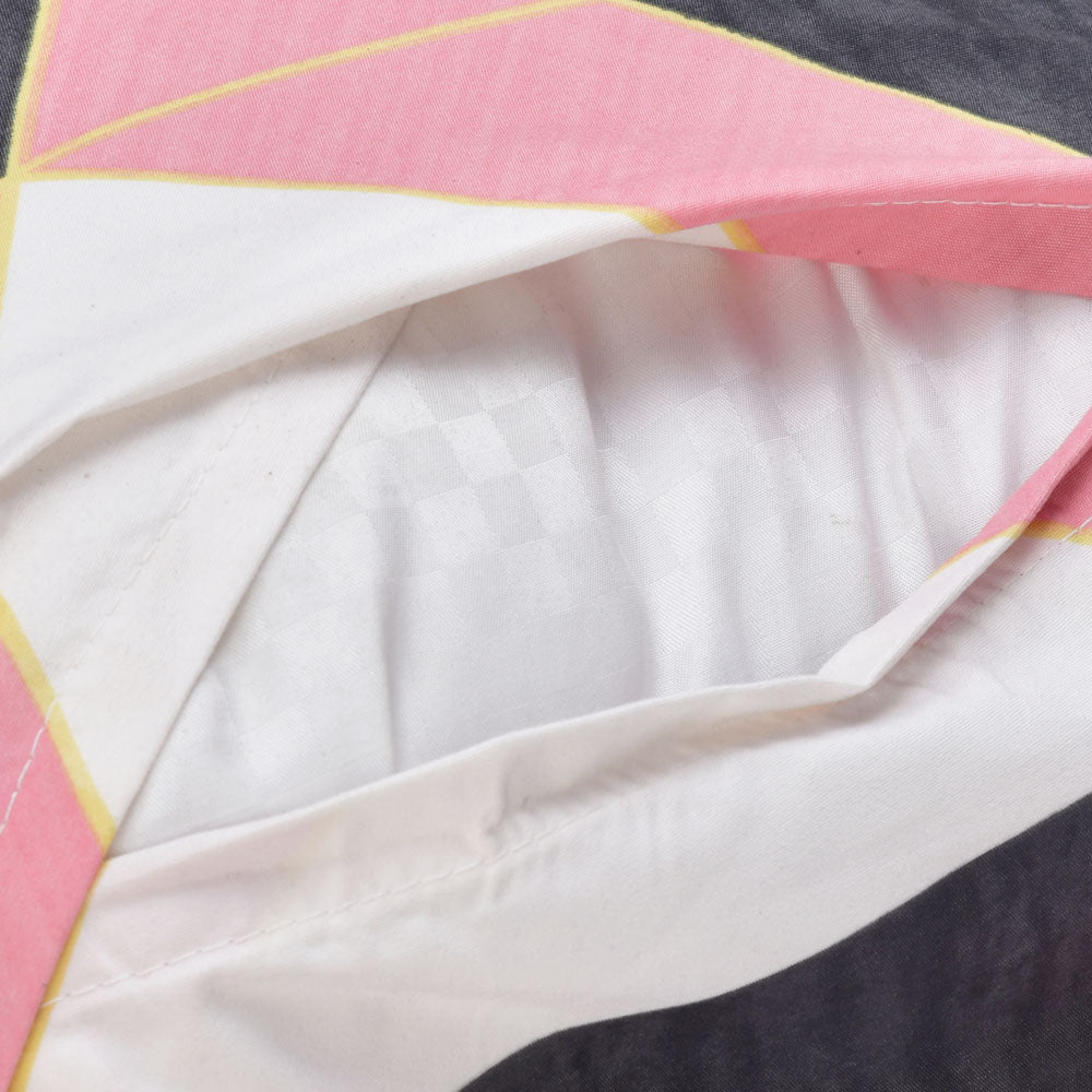 Triangles Design Microfiber 17