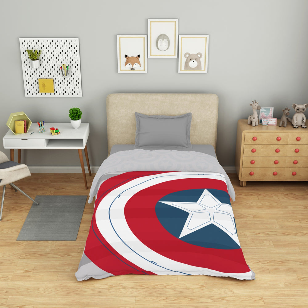 Spaces Marvel Captain America 100% Cotton 132 TC Single Quilt - 152 x 228 cm, Red