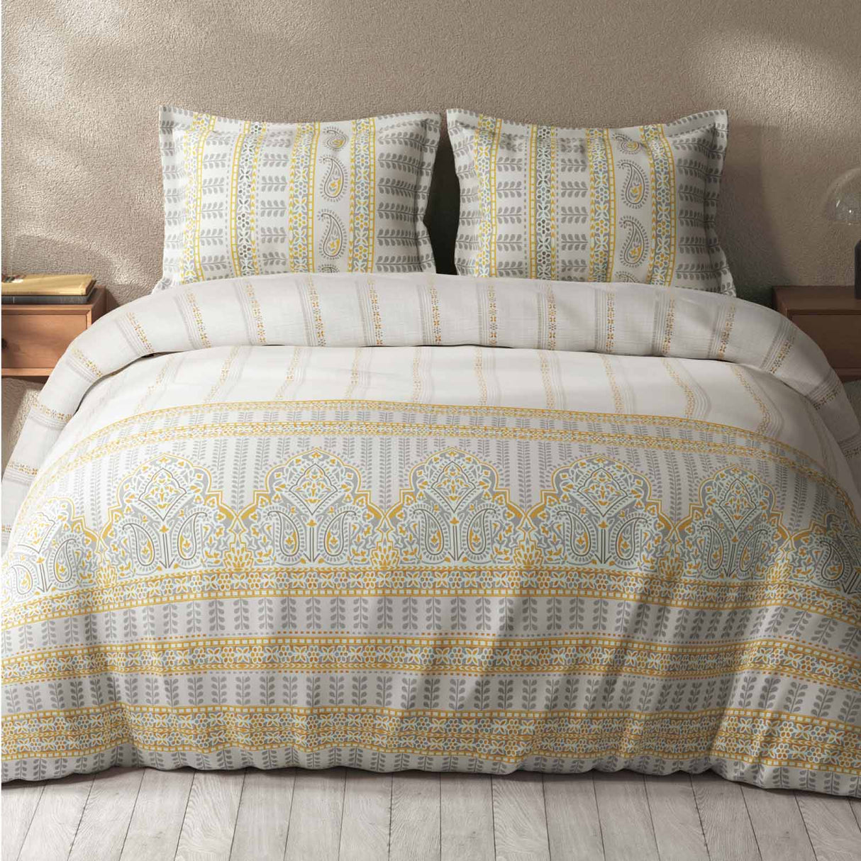 Spaces Fiora 100% Cotton 144 TC Percale Ornate Large Bedsheet with 2 Pillow Covers - 274 x 274 cm, Light Grey
