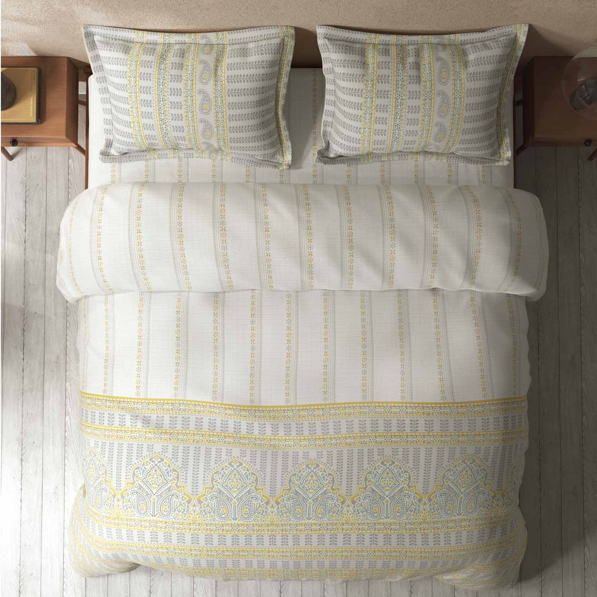 Spaces Fiora 100% Cotton 144 TC Percale Ornate Large Bedsheet with 2 Pillow Covers - 274 x 274 cm, Light Grey