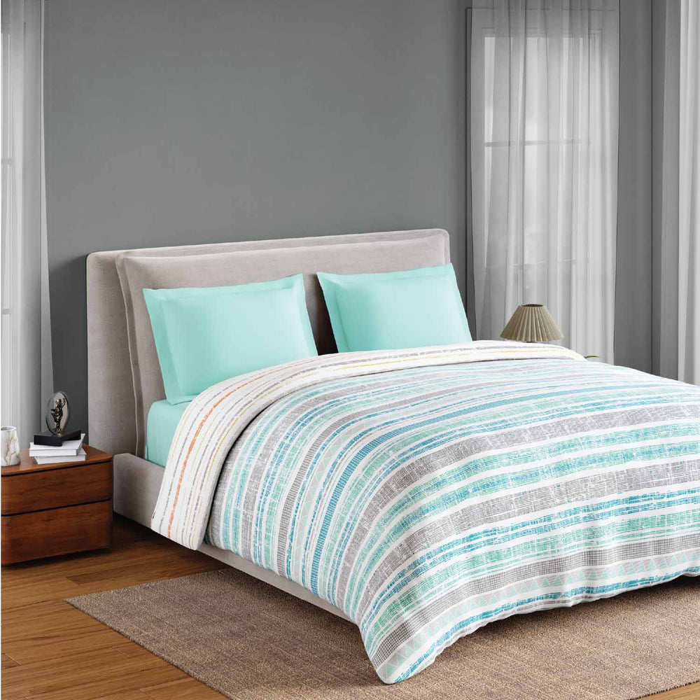 Spaces Fiora 100% Cotton 144 TC Geometric Double Quilt - 88 x 106 Inches, Aqua