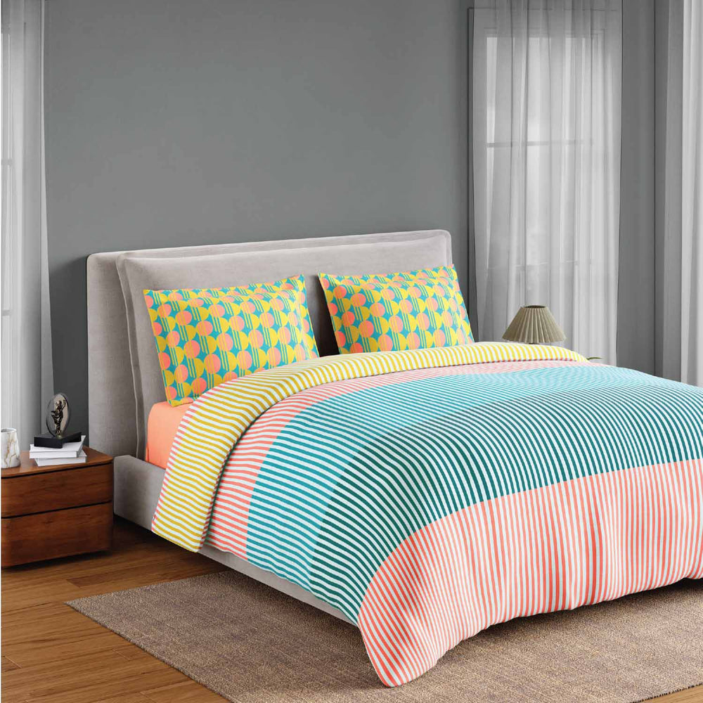 Spaces Neo Paradox 100% Cotton 152 TC Percale Geometric Large Bedsheet with 2 Pillow Covers - 274 x 274 cm, Coral