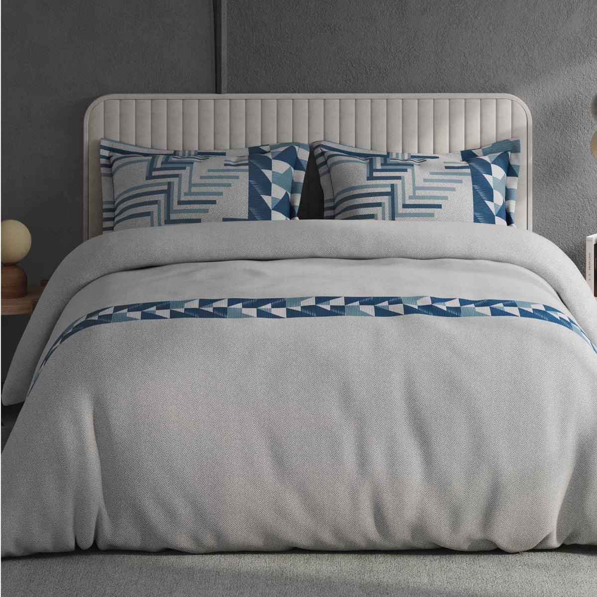 Spaces Avaris Structure Geometric 100% Cotton 210 TC Double Bedsheet with 2 Pillow Covers - 274 x 274 cm, Light Grey