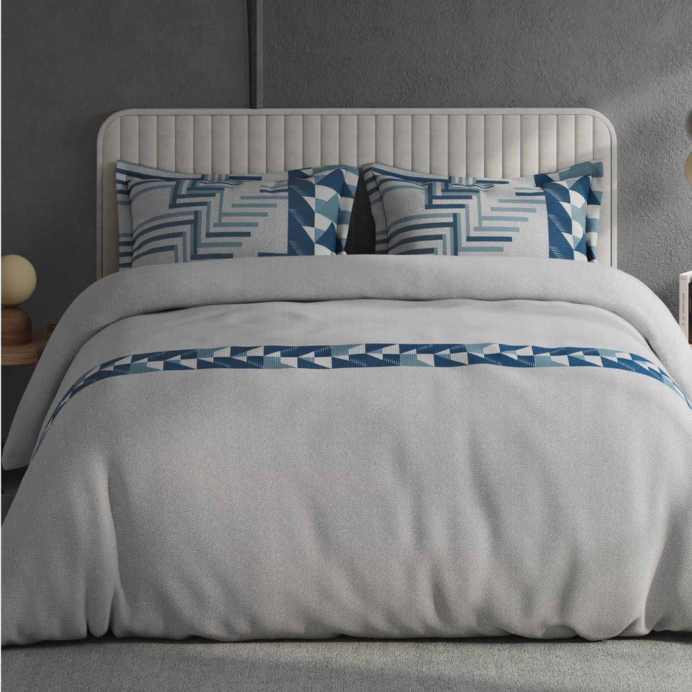 Spaces Avaris Structure Geometric 100% Cotton 210 TC Double Bedsheet with 2 Pillow Covers - 274 x 274 cm, Light Grey