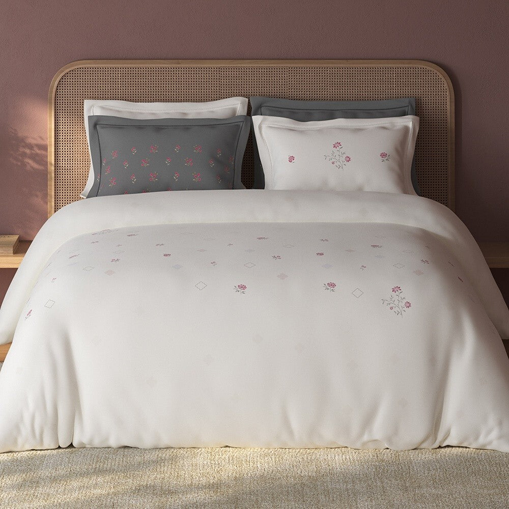 Spaces Sierra Floral 100% Hygro Cotton 210 TC Large Bedsheet with 4 Pillow Covers - 108 x 108 Inches, Cream