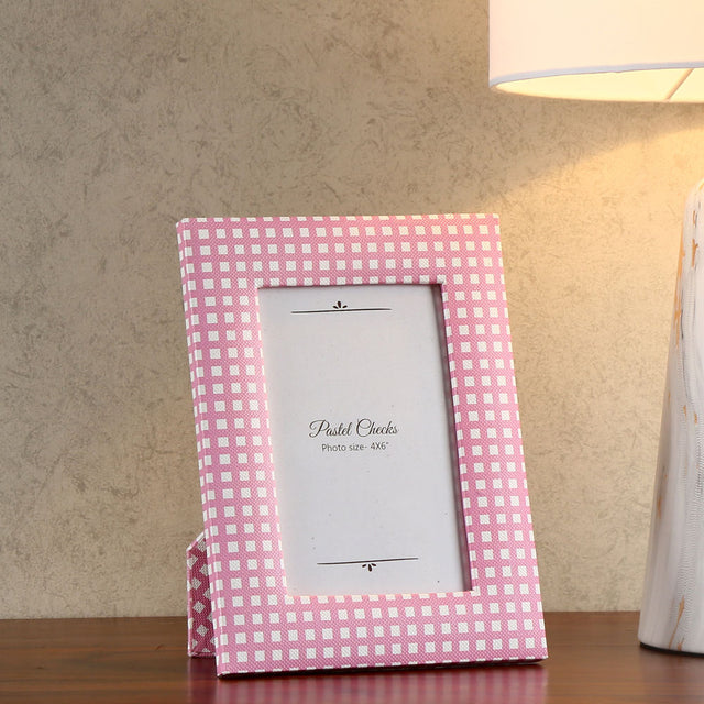 Nilkamal Checkered Table Photo Frame (Pink, 4 x 6 Inch)