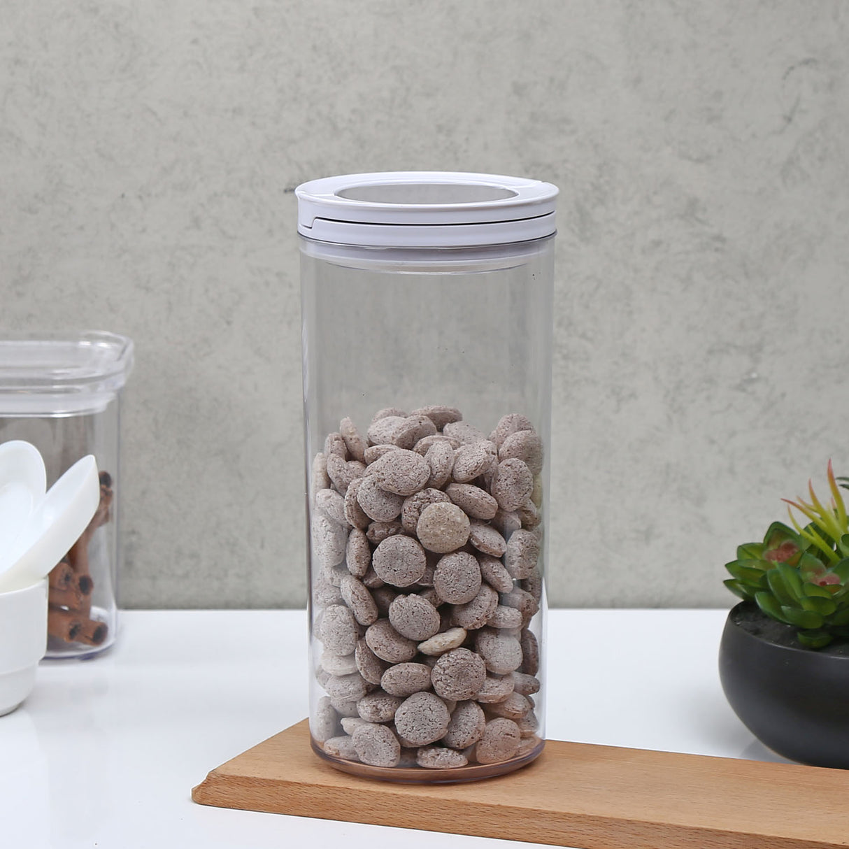 Nilkamal Round Shape 1350 Ml Fliplock Canister Transparent