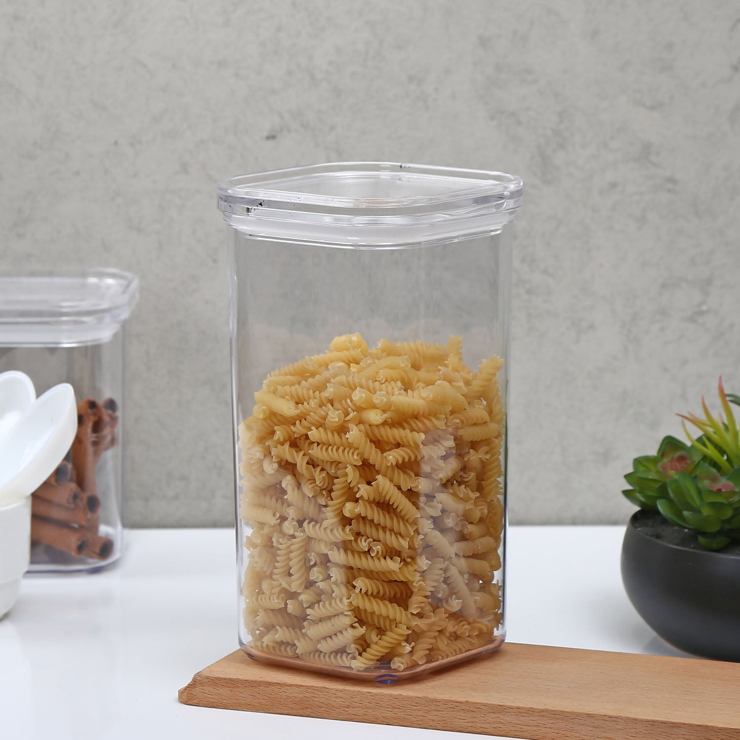 Square Shape 1700 ml Canister (Transparent)