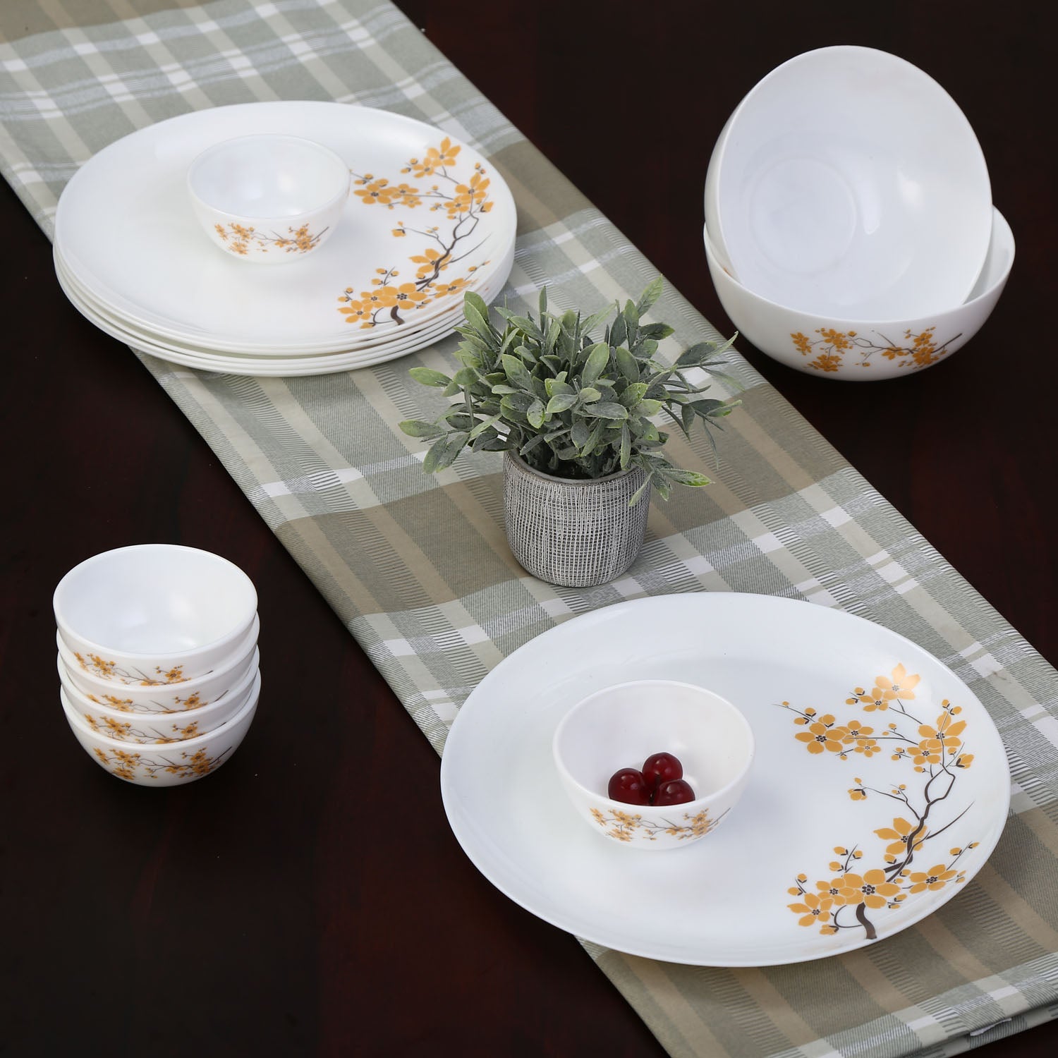 Arias by Lara Dutta Moon Blossom Ride Dinner Set - 14 Pieces