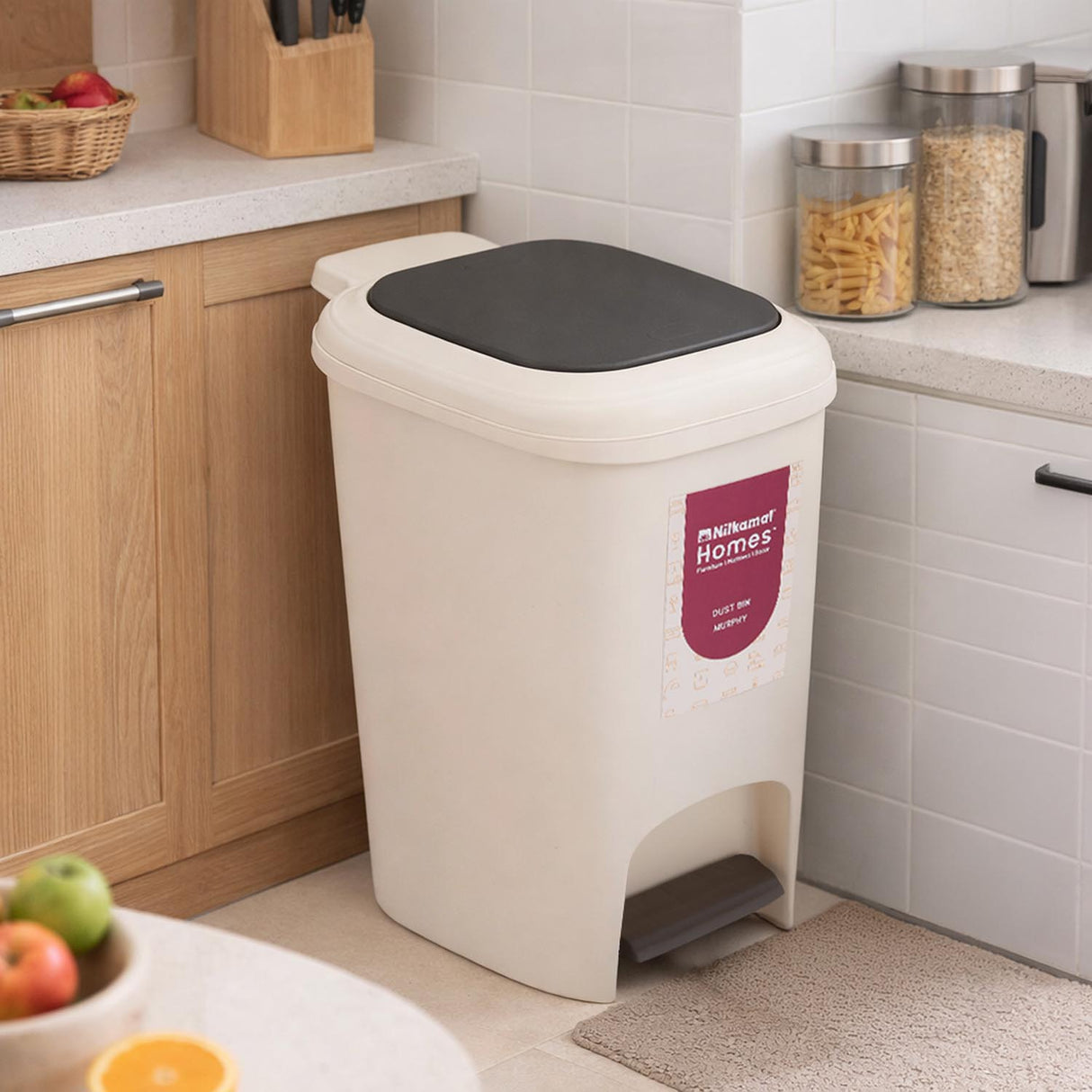 Pedal Press 8 L Polypropylene Dustbin- Beige