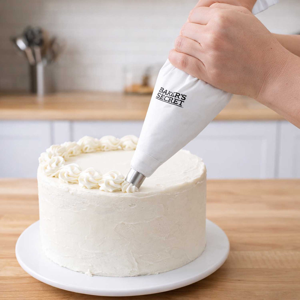 Baker's Secret 16-Piece Cake Decorating Set- Silver