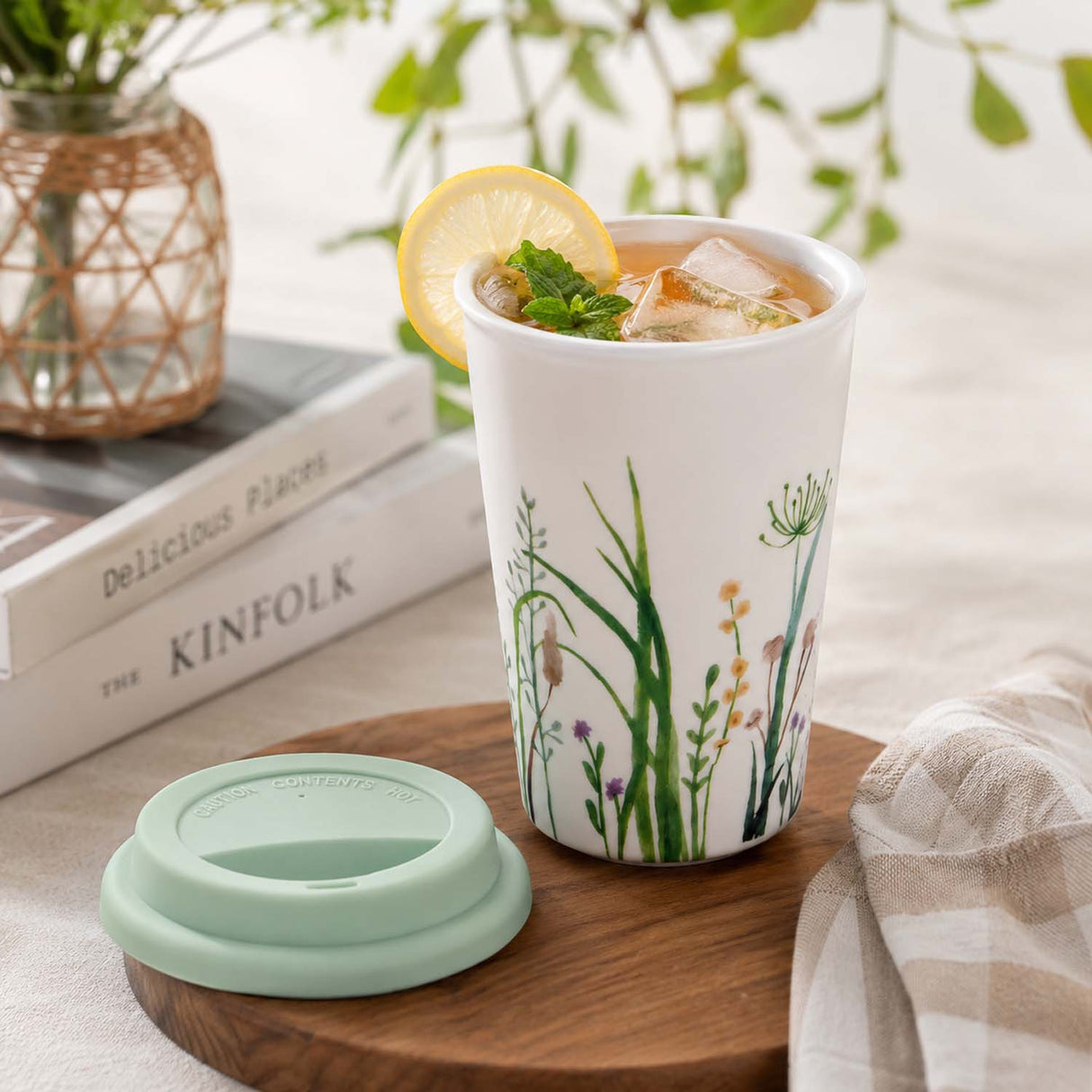 Floral Design 420 ml Ceramic Coffee Mug with Lid- Mint