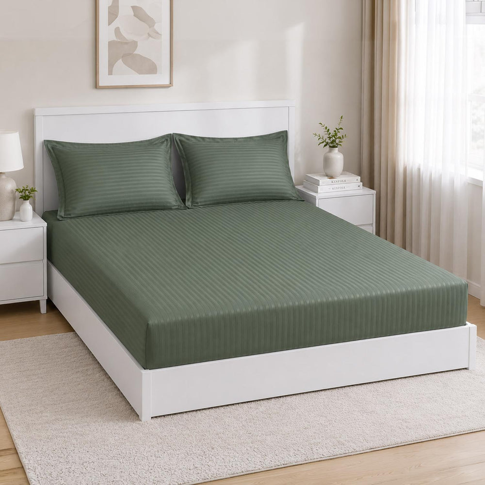 Solid Polyester Queen Bedsheet with 2 Pillow Covers- Green