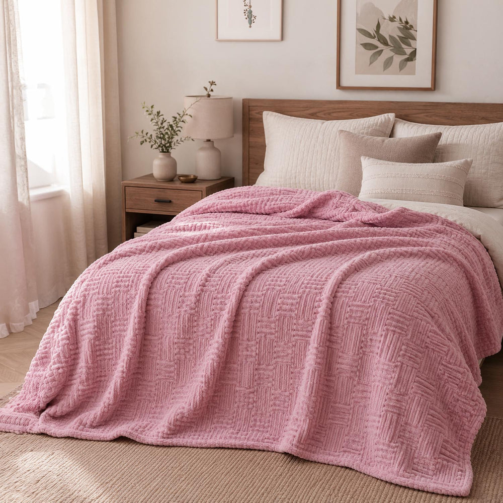 Jacquard Geometric Polyester Double Blanket- Pink
