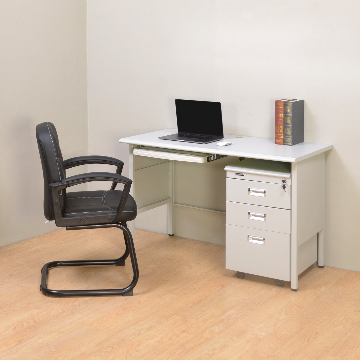 Mayor Visitor Chair (Black)